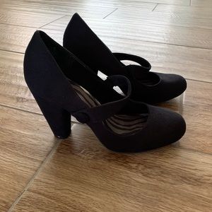 Y Not? - black suede heels with button strap detail - Size 9